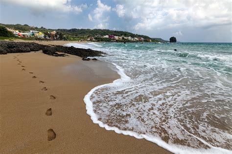Downloade dieses freie bild zum thema taiwan strand tourismus aus pixabays umfangreicher sammlung an public domain bildern und videos. The Most Beautiful Beaches in Taiwan