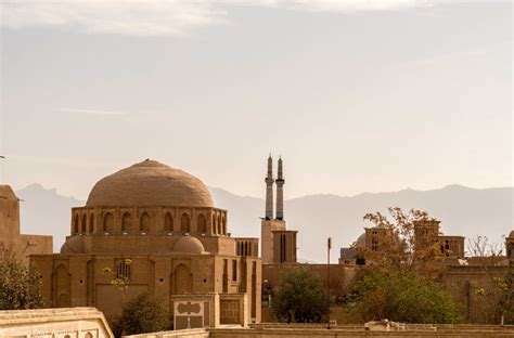 Los paquetes de idiomas cambian el idioma de la interfaz del navegador, incluidas las opciones del menú y los ajustes. Idioma Iran | Iran Traveling Center