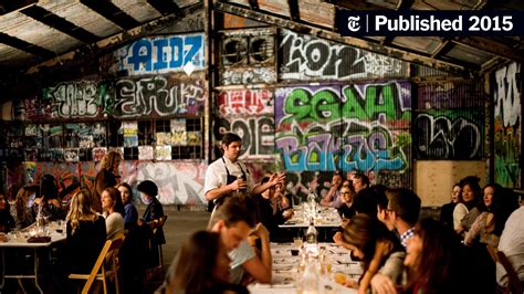 Modeled after the hugely popular diner en blanc, guests dress in white and dine al fresco from picnic baskets they've packed beforehand. Pop-Up Dining Down in New Orleans - The New York Times