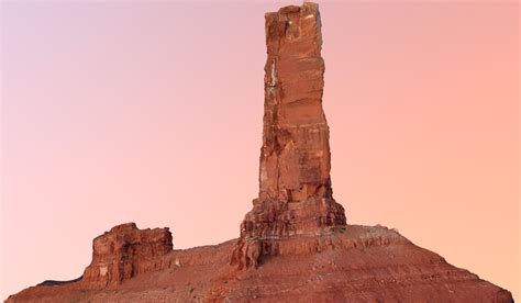 Massive rock pillar in Utah resonates with the Earth, can withstand ...