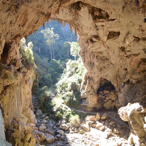 Jenolan Caves Six Foot Track Jenolan Caves Special Places Blue