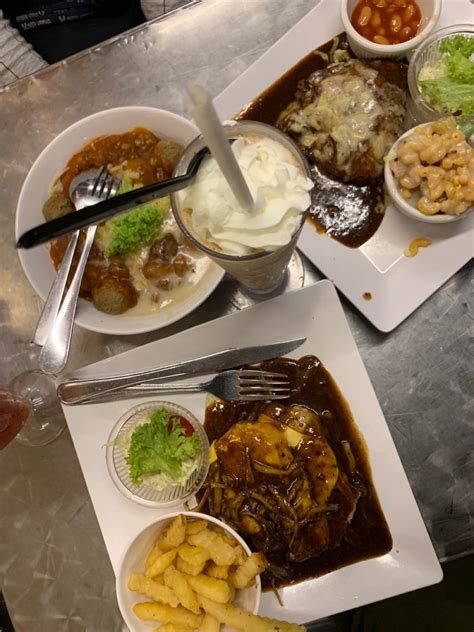 Ini ada 30 tempat makan best di kl yang akan buatkan anda taknak balik. 25 Tempat Makanan Western di KL yang Top - Saji.my