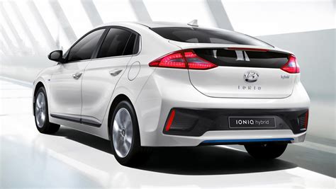 Intended as a hyundai subbrand, the ioniq moniker also applies to a. Lanzamiento: Hyundai Ioniq Hybrid : Autoblog Uruguay ...