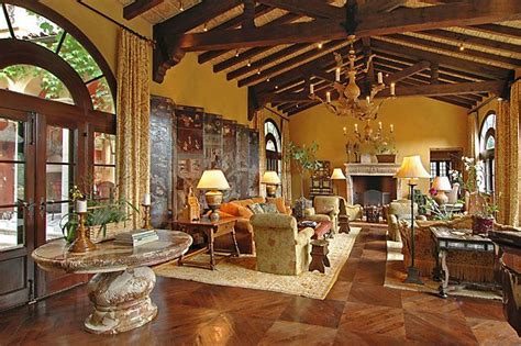 Classical european style italian living room furniture. Living Room - classic Italian villa | Italian villa ...