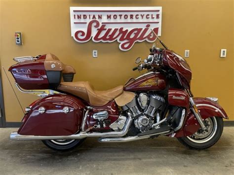 pre owned 2017 indian motorcycle® roadmaster® burgundy metallic motorcycle scooter in sioux