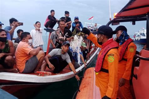 Body Parts Found At Indonesian Plane Crash Site Official Cebu Daily News