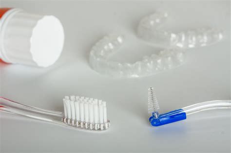 How To Clean Invisalign In 3 Easy Steps Pb Smile Studio