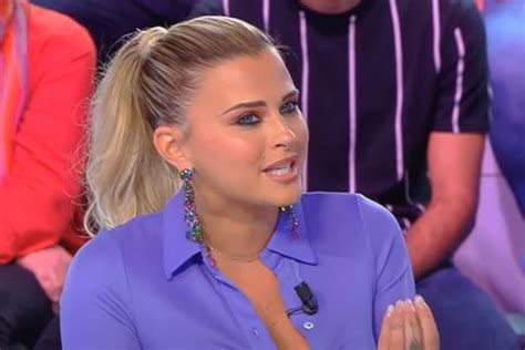 Kelly Vedovelli Sosie Dune Ex Actrice Porno Elle Balance Dans Tpmp