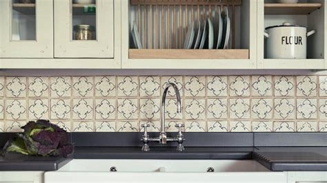 6 Top Tips For Choosing The Perfect Kitchen Tiles Bt