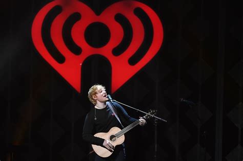 Ed sheeran was born on february 17, 1991 in yorkshire, england as edward christopher sheeran. Ed Sheeran en tête des ventes mondiales d'albums en 2017