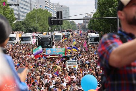 Demo Fahrzeug anmelden – Berlin Pride: CSD Berlin | 22. Juli 2023