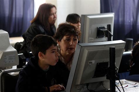 Más De Ocho Mil Colegios Que Reciben Aportes Del Estado Tendrán Internet Gratis De Alta