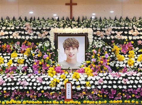 Bts Funeral De Jonghyun Bts Asiste Al Funeral De Jonghyun Army S