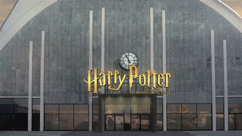 Rowling verrät, ob es mit harry, ron und hermine weitergeht. Endlich auch in Deutschland: "Harry Potter" verzaubert Hamburg - n-tv.de