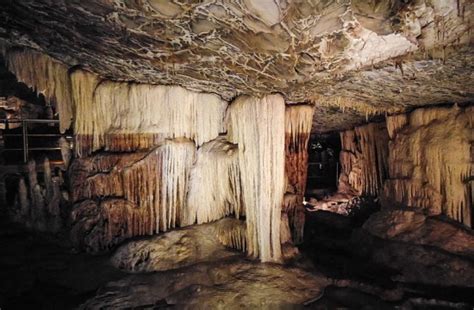 Tornos News Kapsia Cave A Mysterious Spectacle In The Peloponnese