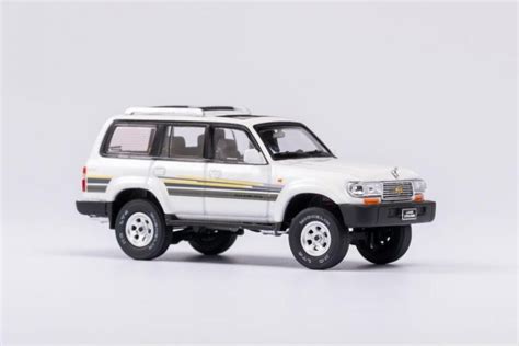 Toyota Land Cruiser Lc80 “pearl White” Automania India