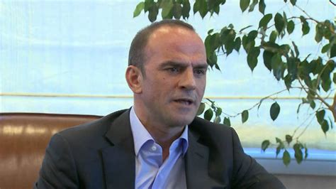 Geçtiğimiz aylarda kardeşi talip öztürk'e gazete ilanı aracılığıyla ayarı vermiştir. Galip Öztürk'ün Ahabere Vermiş Oluduğu Röportaj - 1 - YouTube