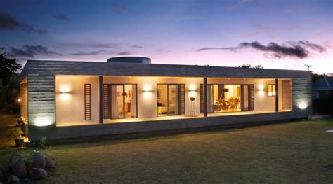 Search our ranch style house plans and find the perfect plan for your new build. Rectangular Concrete House by Rethink
