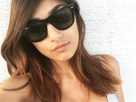 Последние твиты от mia k. Adult star Mia Khalifa might play herself in Malayalam ...