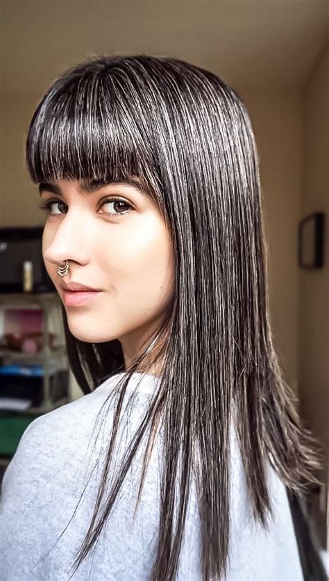 Near the face, you should have graded and smooth layers. Silver Sirens of Pinterest Help Me Go Gray | Transition to gray hair, Grey hair young, Salt ...