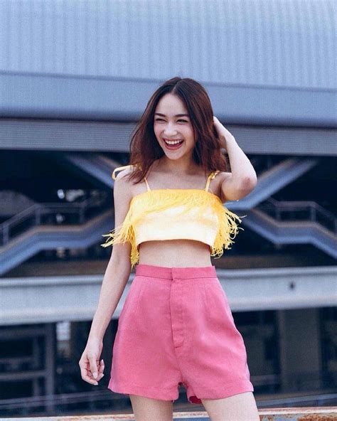 บี อดีตแฟนสาวแบงค์ ธิติ โพสต์ภาพตัวเองและข้อความแรกในไอจีส่วนตัว หลังแบงค์ให้สัมภาษณ์ยอมรับเลิกกันแล้ว โดยมีแฟนๆ เข้ามา. อัลบั้มภาพ บี อดีตแฟน แบงค์ ธิติ กับแฟชั่นแซ่บ ๆ สวยเป๊ะ ...