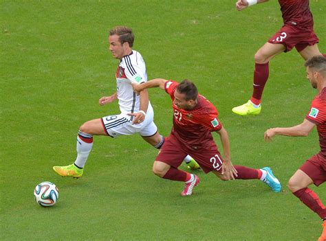 Wir zeigen die besten bilder des spiels und die deutschen in der einzelkritik. WM 2014: Deutschland - Portugal Spielbericht Gruppe G ...