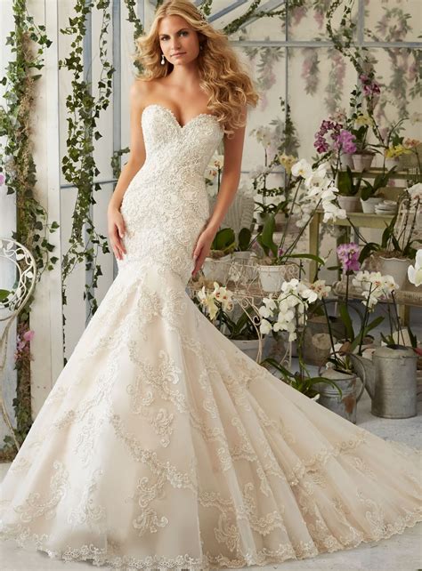 Chelsea K. Ray: Stunning Wedding Dresses Under $500