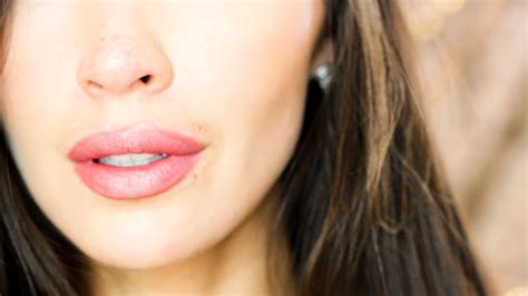 How To Fake Big Lips Get Luscious Lips The Devine Diaries