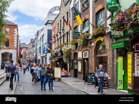 Pubs Restaurants And Bars On Temple Bar In The City Centre Dublin