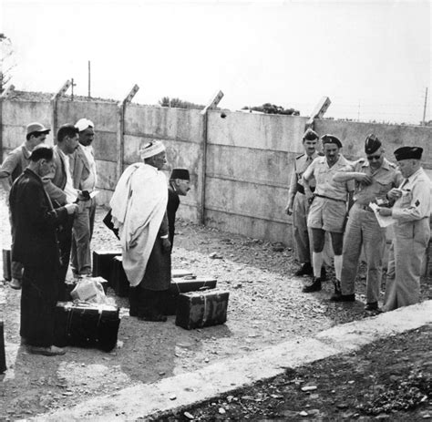 Im genrerahmen der komödie werden dabei auch ernste themen wie der algerienkrieg und die französischen massaker an der algerischen zivilbevölkerung aufgegriffen, und doch bleibt leclercs film. Krieg gegen Terror: Deutsche waren stets das Rückgrat der ...