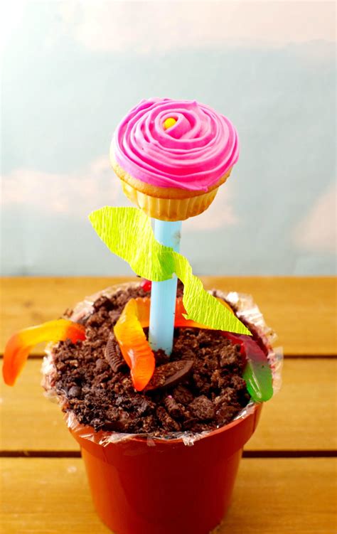 Cupcake Flower Pots | RecipeLion.com