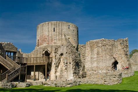 Barnard castle is a small market town in county durham in north east england. Barnard Castle - History, Travel, and accommodation information