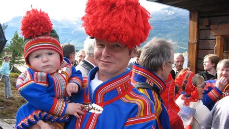 The sami (sámi) people, who live in the far north of europe, have never had the joik of the sami people is a beautiful form of dedication to an animal, a person or an important. The Sámi people - AnthroScape