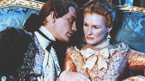 Dangerous Liaisons (1988) Film Summary and Movie Synopsis