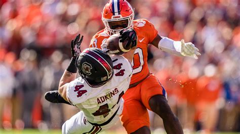 South Carolina Beats Clemson For Second Straight Top 10 Win