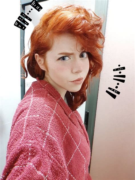 If your gray hairs make you feel older, indulge your inner child with some options that feel like coloring. Brigitte Grey👑 #PremiosTelehit on | Redhead girl, Redheads ...