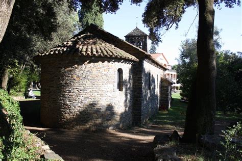 Encuentra los datos de contacto, dirección, teléfono y horarios. POESIA I EXCURSIONISME: SANT BERNAT DE MENTHON AL MONTSENY.