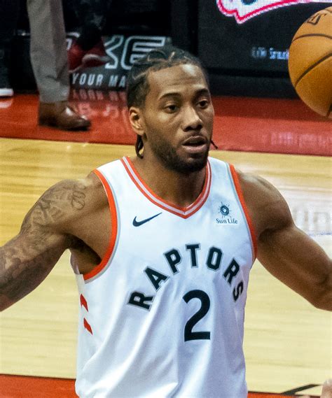 Leonard (foot) will play in saturday's game against the nuggets, andrew greif of the los angeles times reports. Kawhi Leonard - Wikipedia, la enciclopedia libre