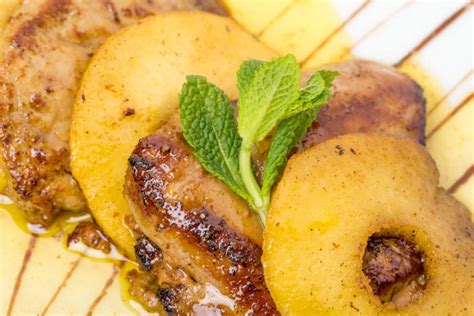 En una sartén, ponga a dorar por separado las porciones de tacu tacu con aceite de oliva. Receta de lomo de cerdo con piña tierna, jugosa y fácil de ...