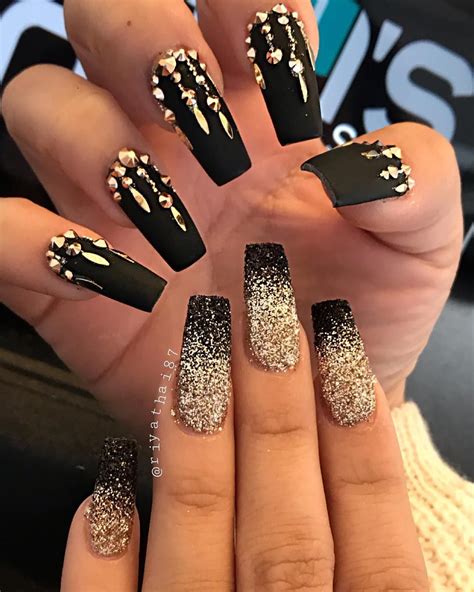 Delicate gold nail art tape creates an exciting and elongating detail. Unique Black And Gold Nails Designs - Jameslemingthon Blog