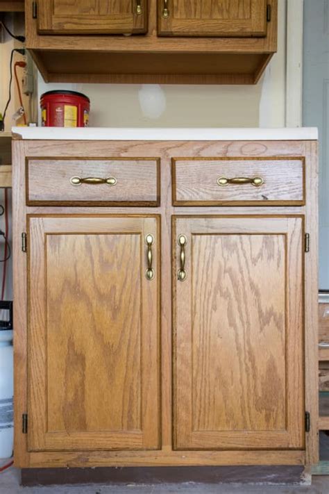 Is there a gouge or nick in your handsome hardwood aqua coat white cabinet wood grain filler lets the user repair dents and scrapes to white kitchen and bathroom cabinets with ease. Painted Furniture : Removing Wood Grain for a Smooth Finish