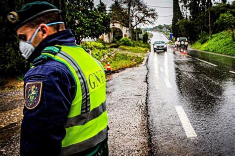 É novamente proibido circular entre concelhos. Covid-19: Proibido circular entre concelhos e voos interditos desde as 00:00 | Jornal de Abrantes