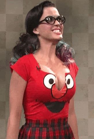 Sarah Hyland Tits GIFs Find Share On GIPHY