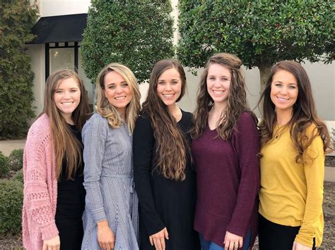 Us Top News Fri Dec Cet Duggar Fans Stunned After Family Member Quietly
