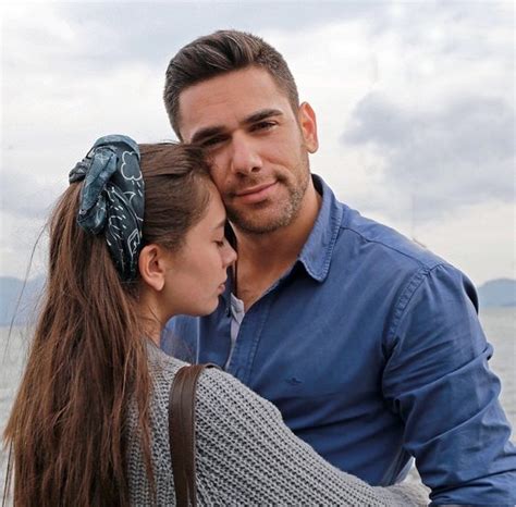Lise ve ortaokul yıllarını çalışarak geçiren kadir doğulu, 2000 yılında i̇stanbul'a gelerek ağabeyinin yanına. Kadir Doğulu-Neslihan Atagül çiftinden sürpriz nişan ...
