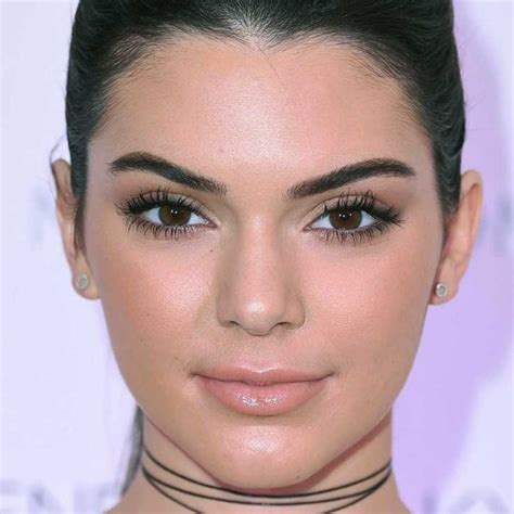 Watch This Woman Brilliantly Show The Difference Between Kylie And Kendall Jenner S Makeup Looks