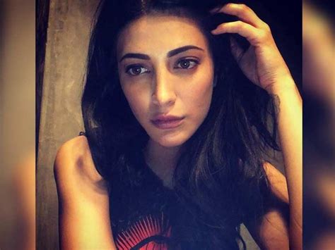 Shruti Haasan Wonders Which Day It Is During The Lockdown Fan Comments