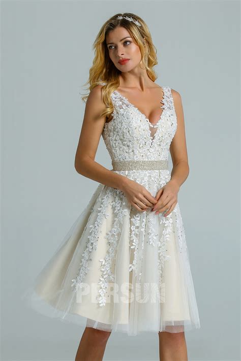 Robe courte en dentelle pour mariage à col v dos découvert vintage 2020