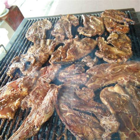 Shah alam malaysia terletak di 6959.10 km barat laut dari mekah. Kambing Golek Panggang Bakar..: Kambing Panggang Kaki ...