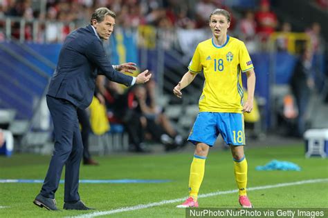 Han har tidigare tillhört malmö ff och engelska leeds united. Leeds United fans react to Pawel Cibicki loan exit